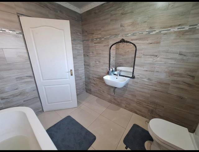 3 BEDROOM HOUSE FOR SALE IN VANDERBIJLPARK SE 6